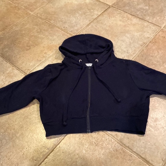 Rosio Girls Cropped Navy Zip Up Size Medium - Picture 1 of 4
